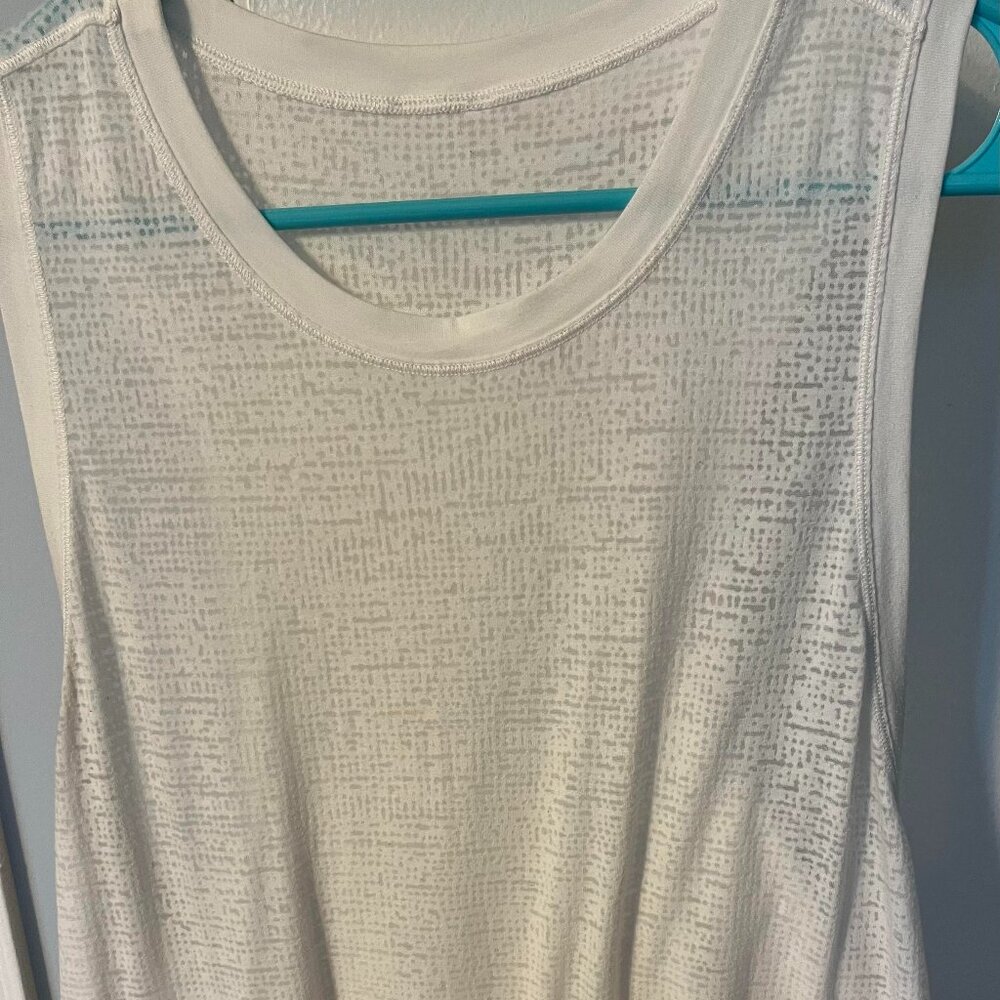 Lululemon Clear and Present Muscle Tank Size 10 White EUC
